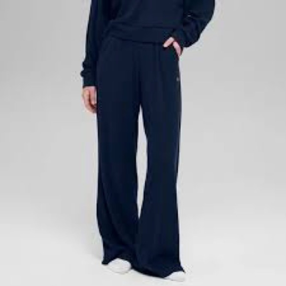 ALO Yoga Muse Wide Leg Pant Navy